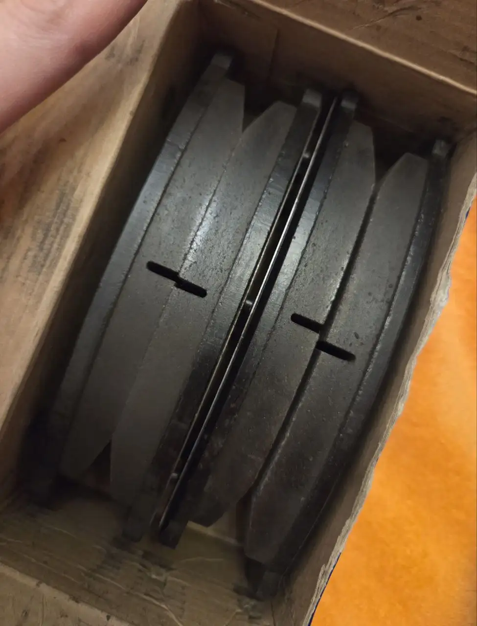 Продам передние тормозные колодки для Chevrolet Cruze - Тормозная система (Запчасти) в Ульяновск