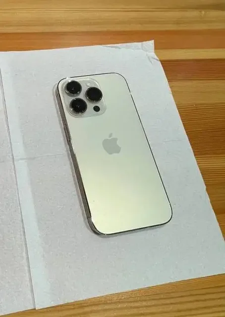 iPhone 14 Pro золотистый в идеальном состоянии - Электроника в Ульяновск