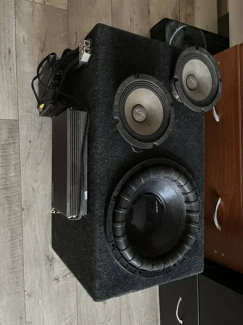 Продажа автомобильных сабвуферов и комплекта акустики - Авто в Ульяновск