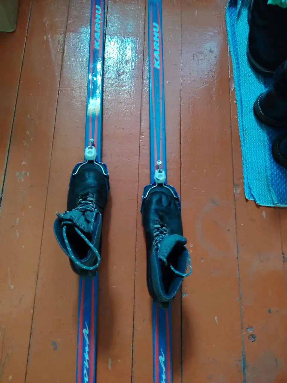 Продажа ботинок 37 размер и лыж - Зимние виды спорта (Хобби и отдых) в Ульяновск