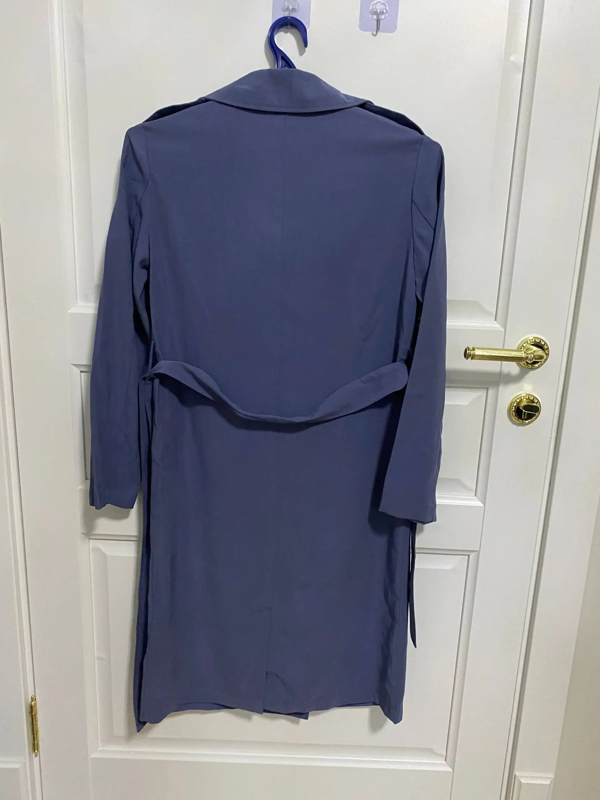 Продажа женской одежды: пиджак и тренч - Верхняя одежда (Одежда) в Ульяновск