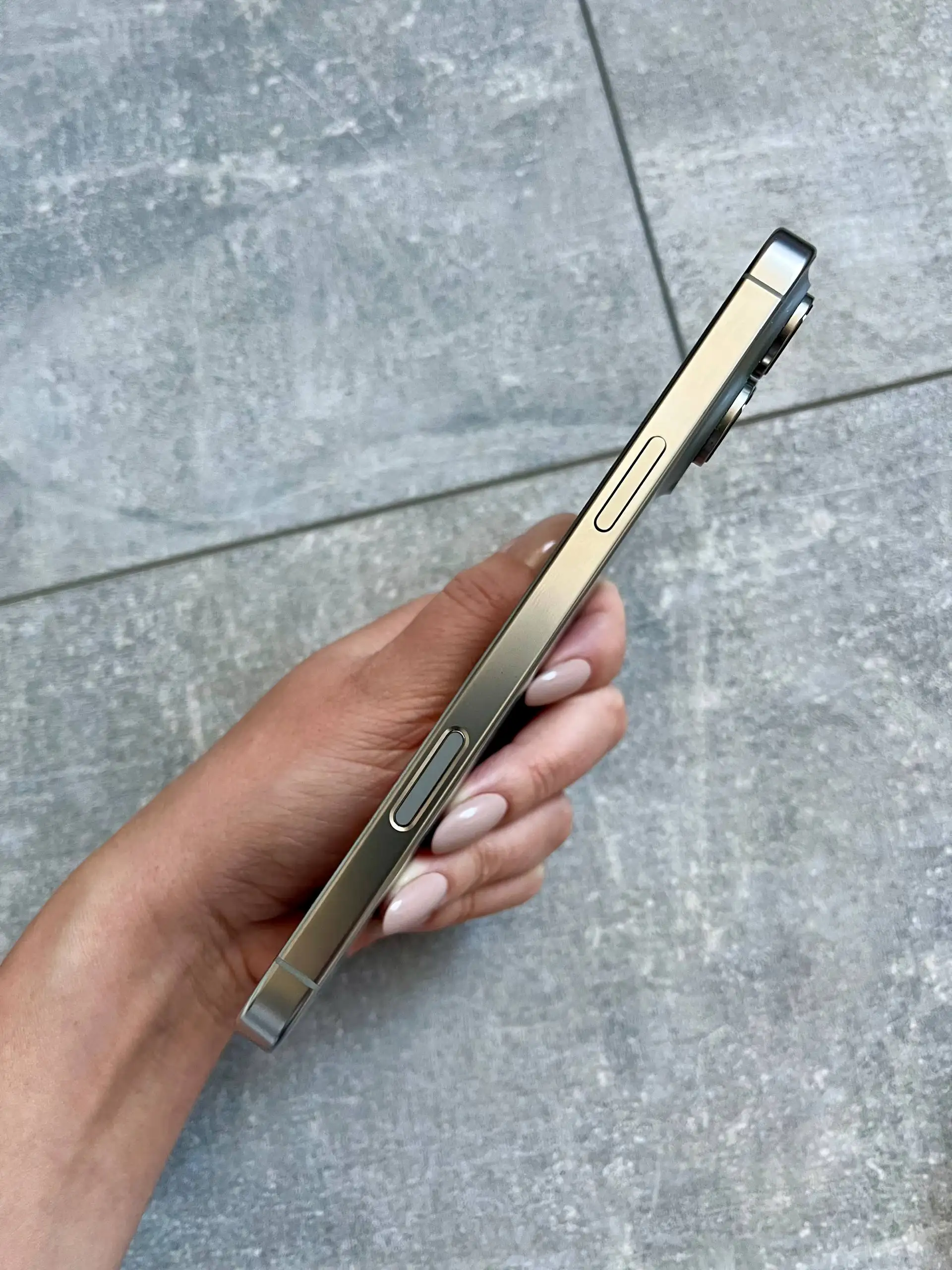 iPhone 16 Pro Max 1TB в хорошем состоянии - Смартфоны (Электроника) в Ульяновск