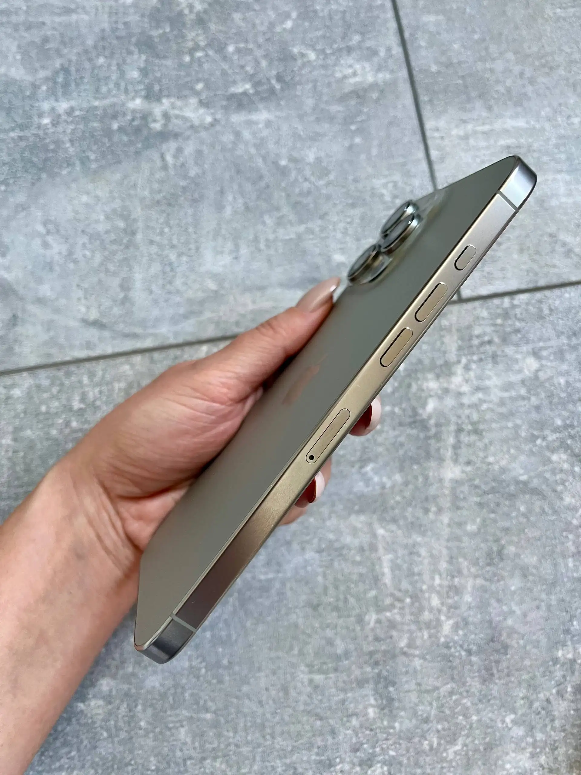 iPhone 16 Pro Max 1TB в хорошем состоянии - Смартфоны (Электроника) в Ульяновск