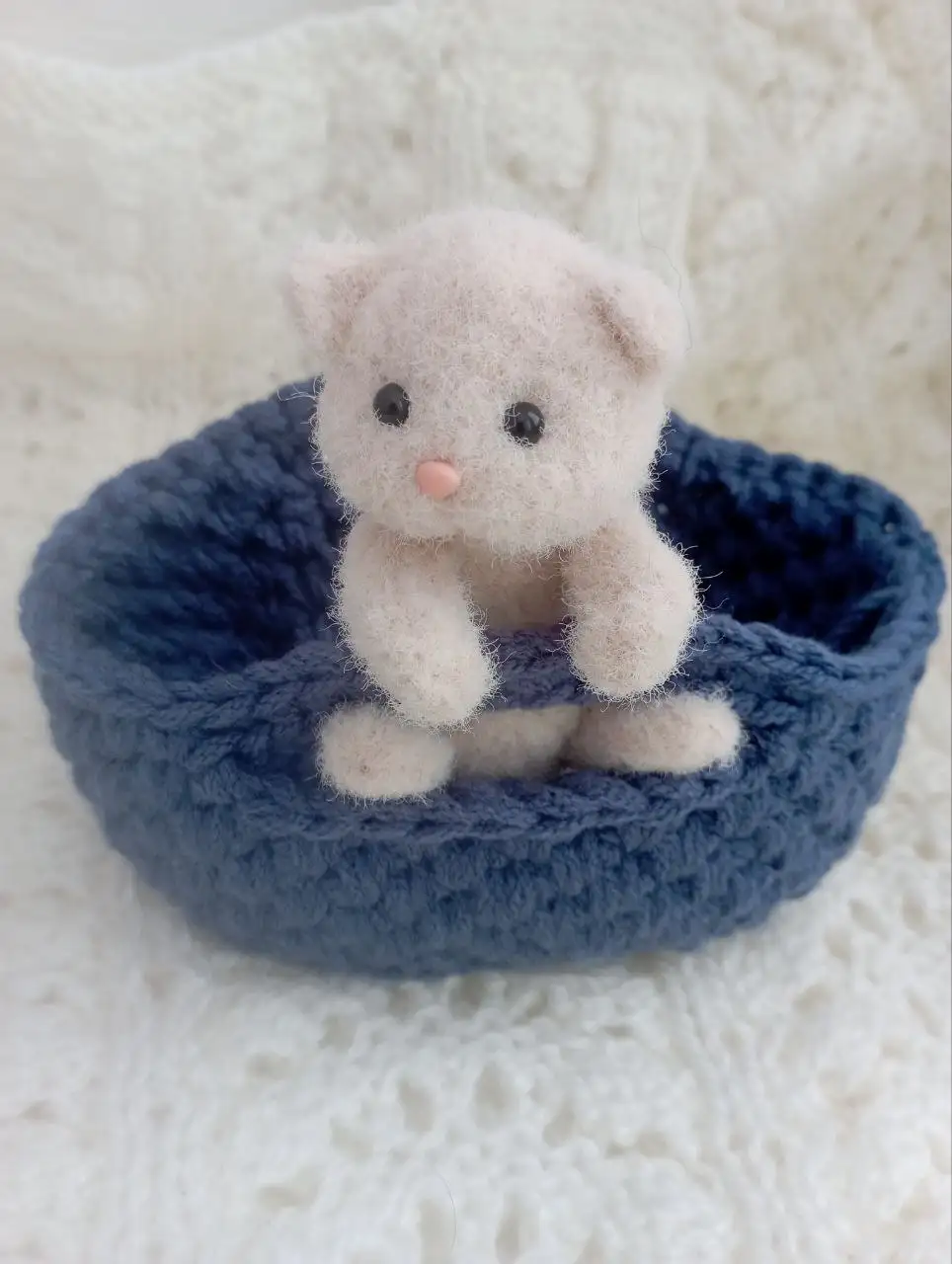 Вязаные игрушки: котенок и щенок в корзинке - Рукоделие (Хобби и отдых) в Ульяновск