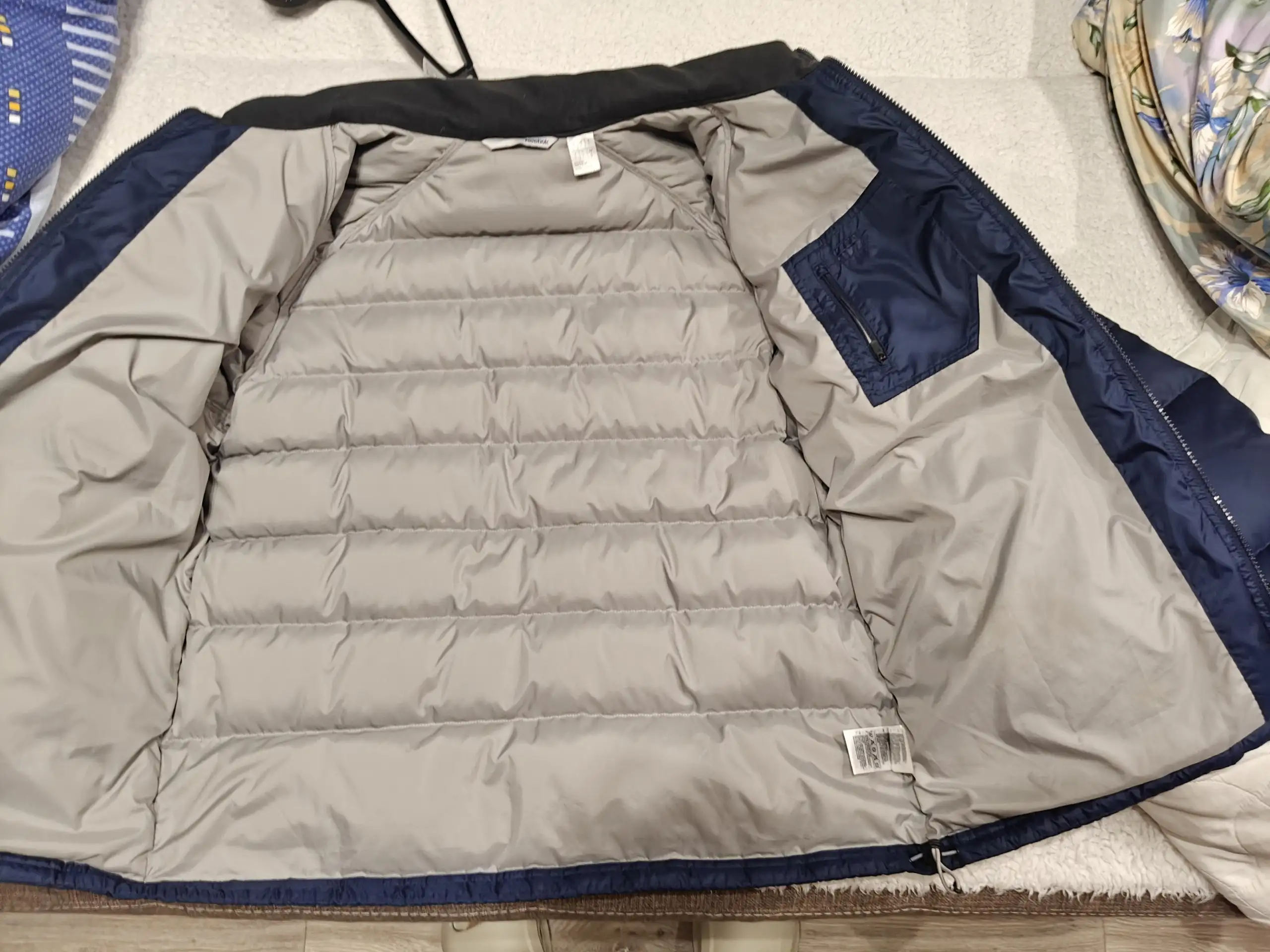 Куртка рибок новая - Верхняя одежда (Одежда) в Ульяновск