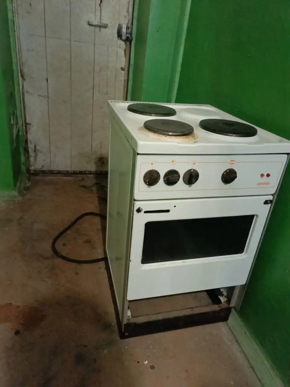 Продаётся электрическая плита - Для дома и дачи в Ульяновск