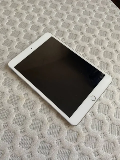 Продам iPad mini 3 128gb и iPhone XR 64gb - Фототехника в Ульяновск