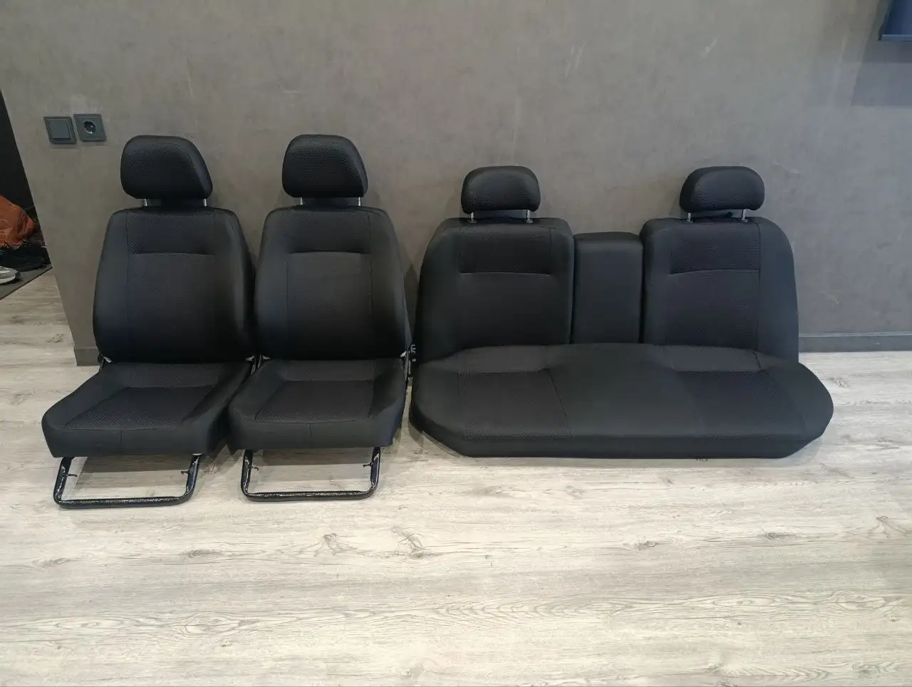 Продам комплект сидений для Приоры седан - Запчасти (Авто) в Ульяновск