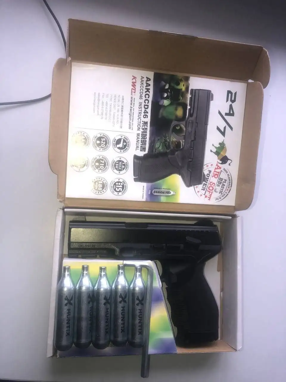 Продам страйкбольный пистолет на CO2 балонах - Страйкбол (Хобби и отдых) в Ульяновск