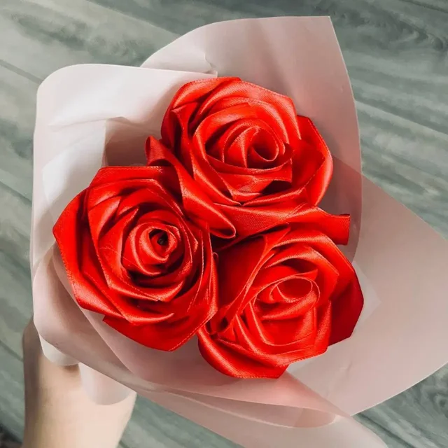 Атласные розы ручной работы - вечный букет - Туризм и кемпинг в Ульяновск