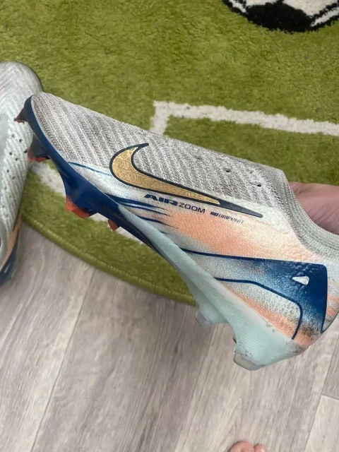 Продажа бутс 39-38 размера - Нумизматика в Ульяновск