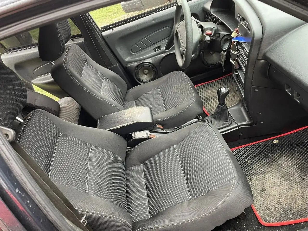 Продам комплекты сидений для автомобилей ВАЗ - Запчасти (Авто) в Ульяновск