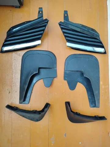 Продам запчасти Nissan: брызговики и решетки - Кузовные детали в Ульяновск