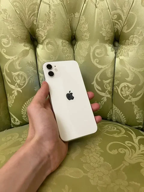 Продам iPhone 11, 64 ГБ - Мобильные телефоны в Ульяновск