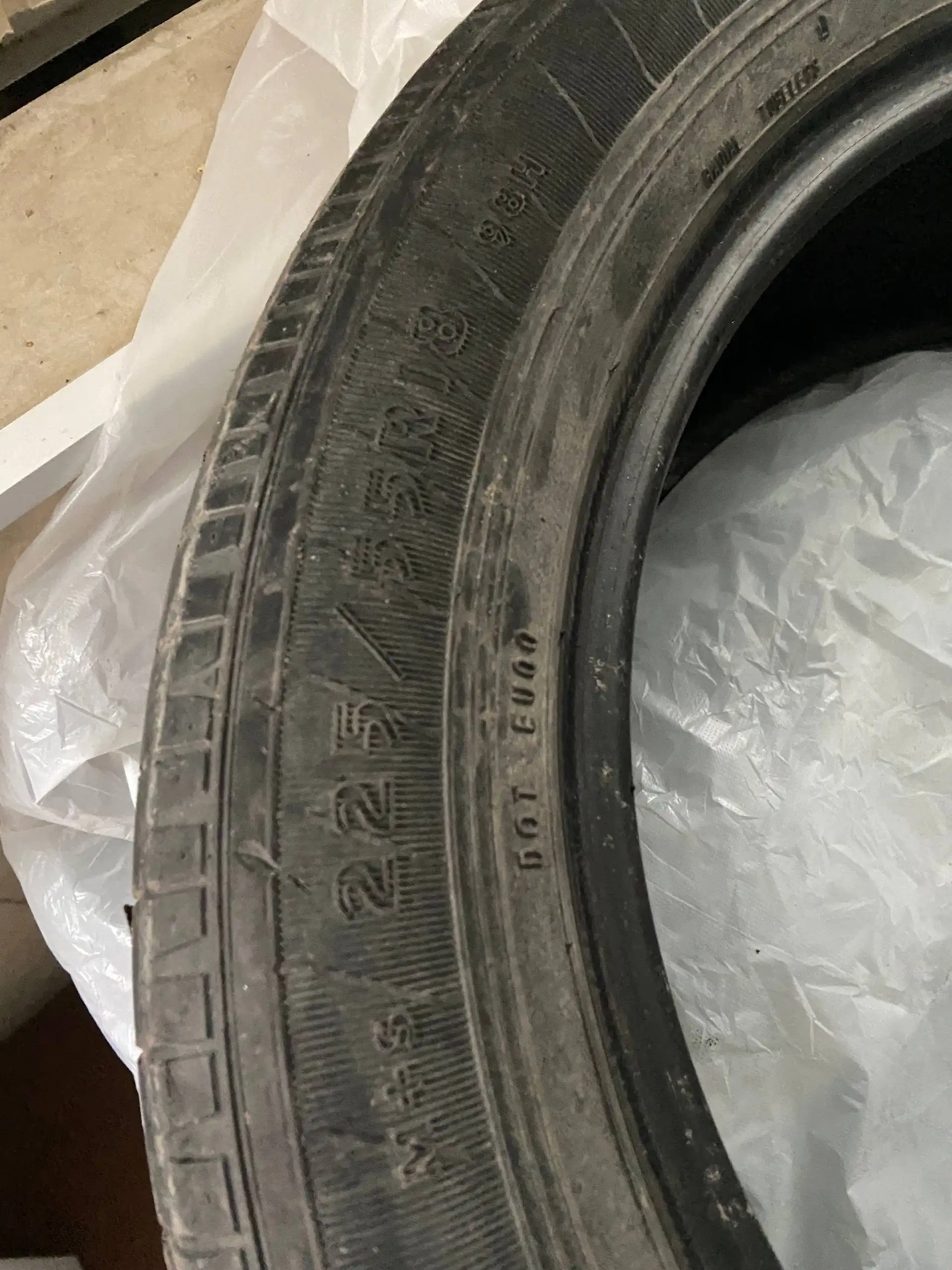 Продам летнюю резину Goodyear R18 - Шины и диски (Авто) в Ульяновск