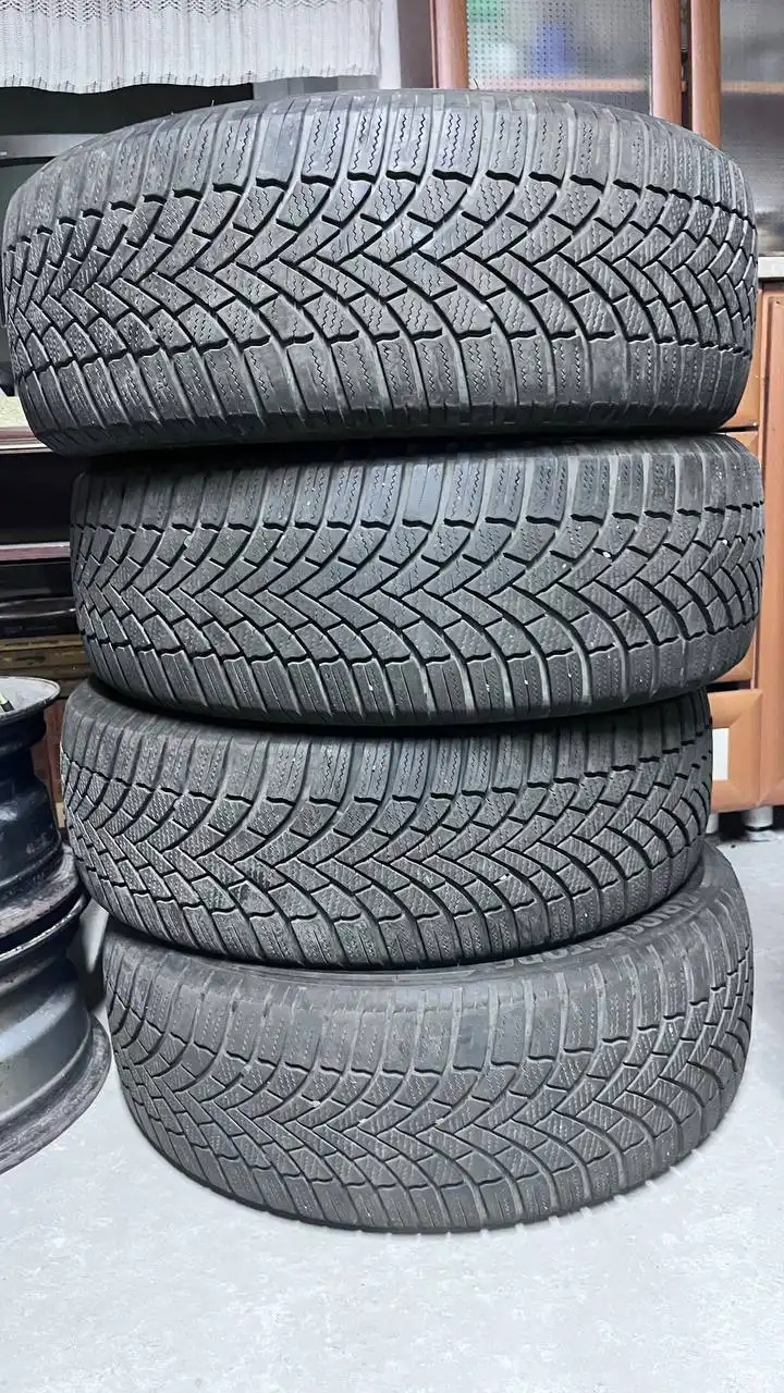 Шины Bridgestone R16 205/55 липучка 21 года