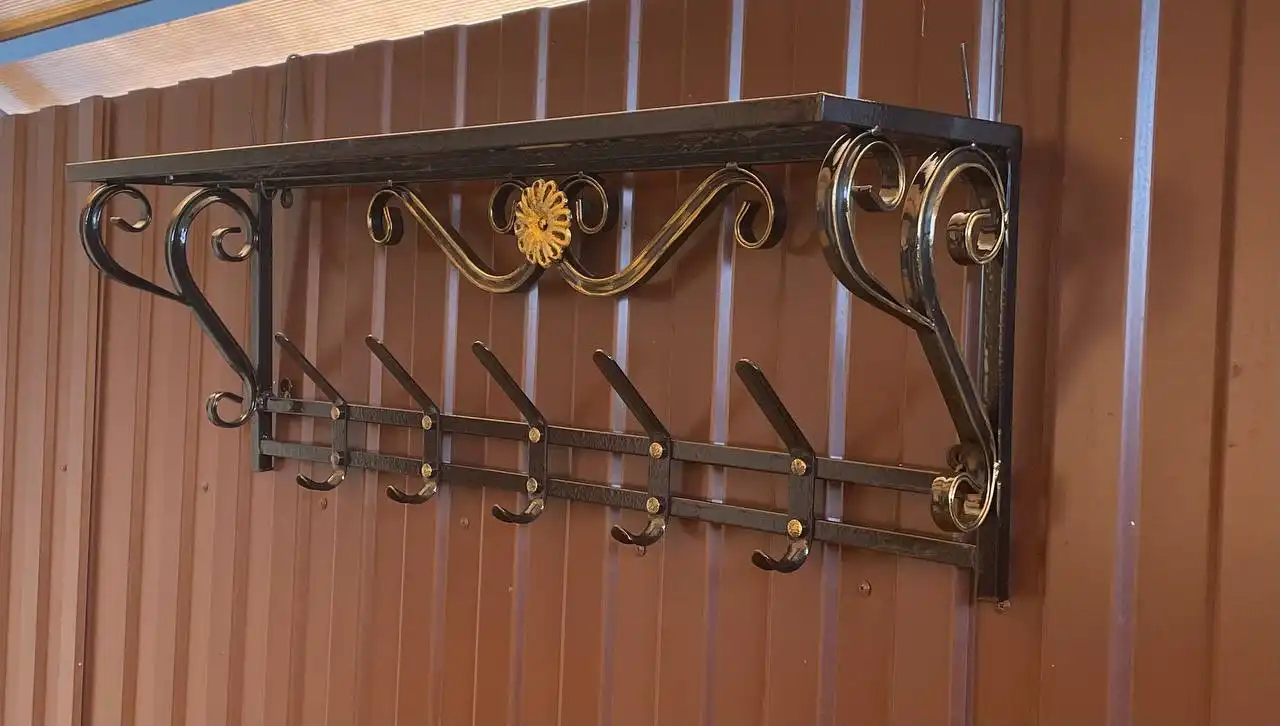 Кованая скамейка