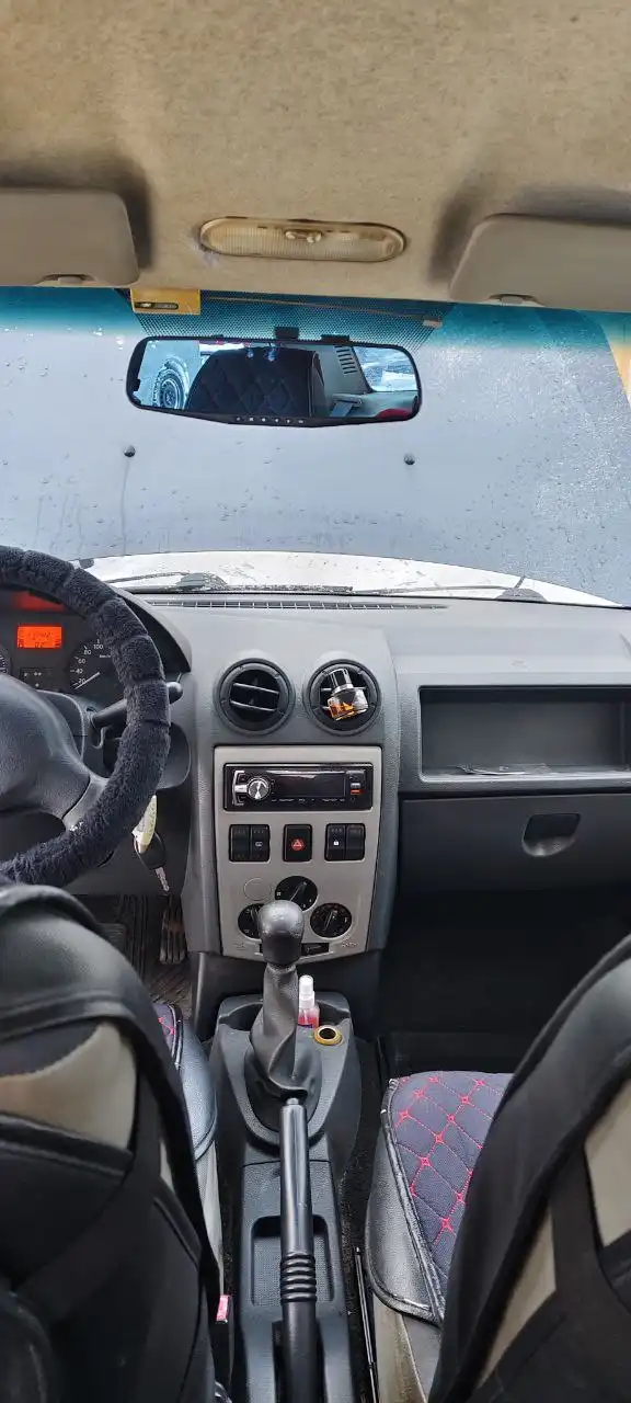 Продам отличный рабочий Логан