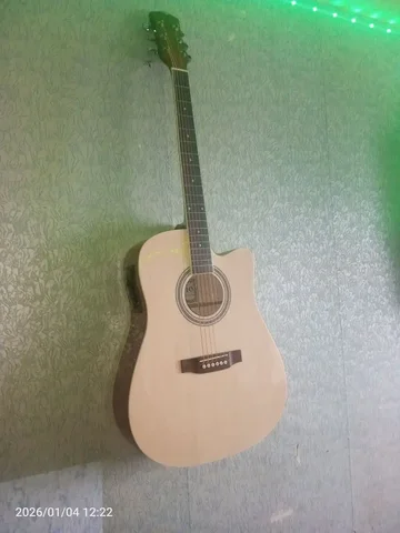 Продажа гитары с базой в Ульяновске - Хобби и отдых в Ульяновск