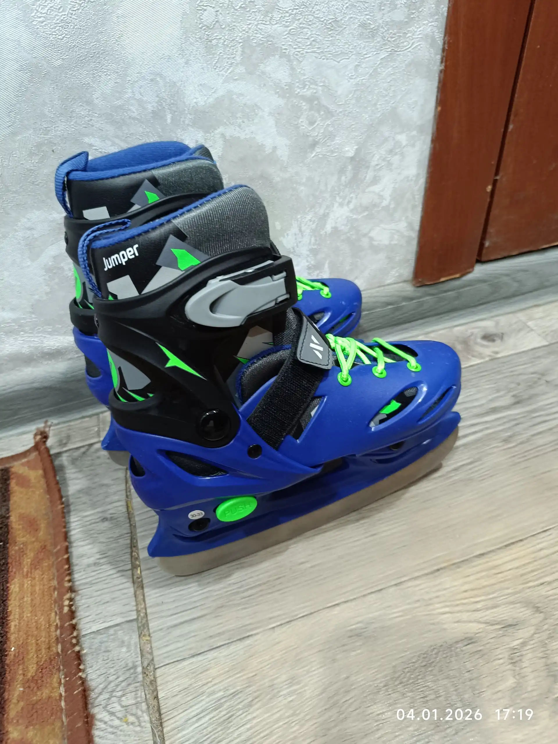 Продам одежду для мальчика 33 размер