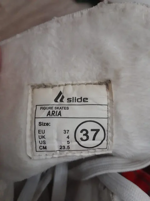 Фигурные коньки женские 37 размер - Хобби и отдых в Ульяновск