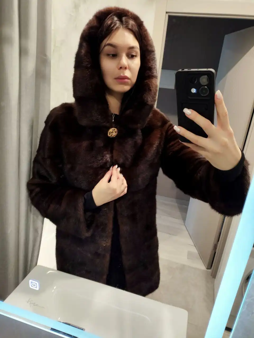 Продам шубу из норки в хорошем состоянии
