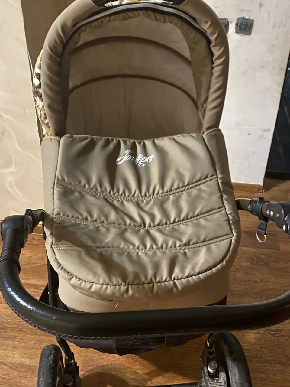 Продам детскую коляску 2в1