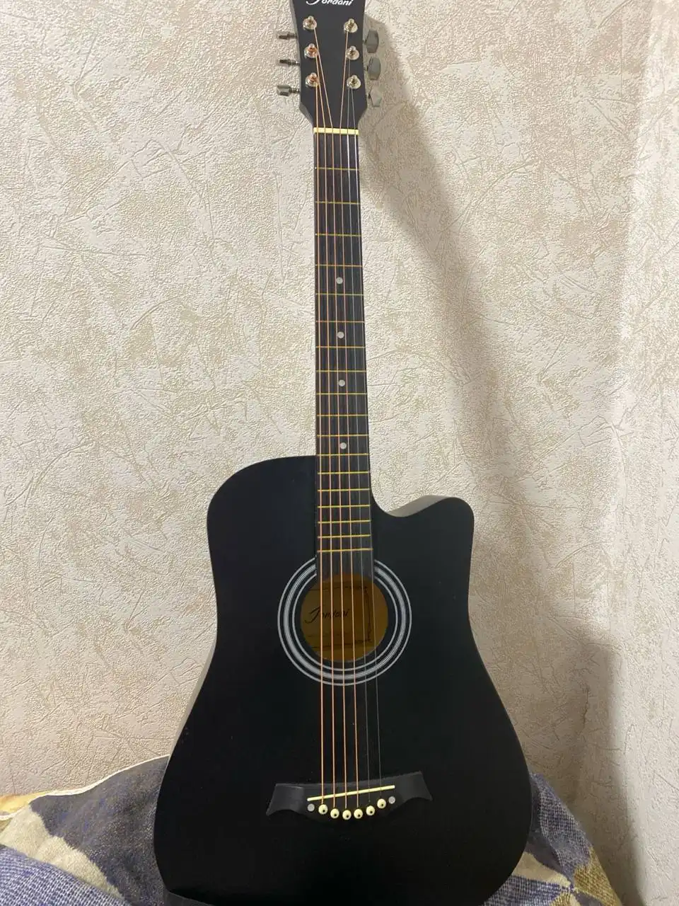 Продам гитару с чехлом и аксессуарами - Музыкальные инструменты (Хобби и отдых) в Ульяновск