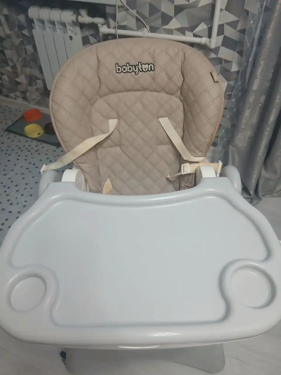 Продам стул для кормления с регулировкой высоты - Мебель для детей (Товары для детей) в Ульяновск