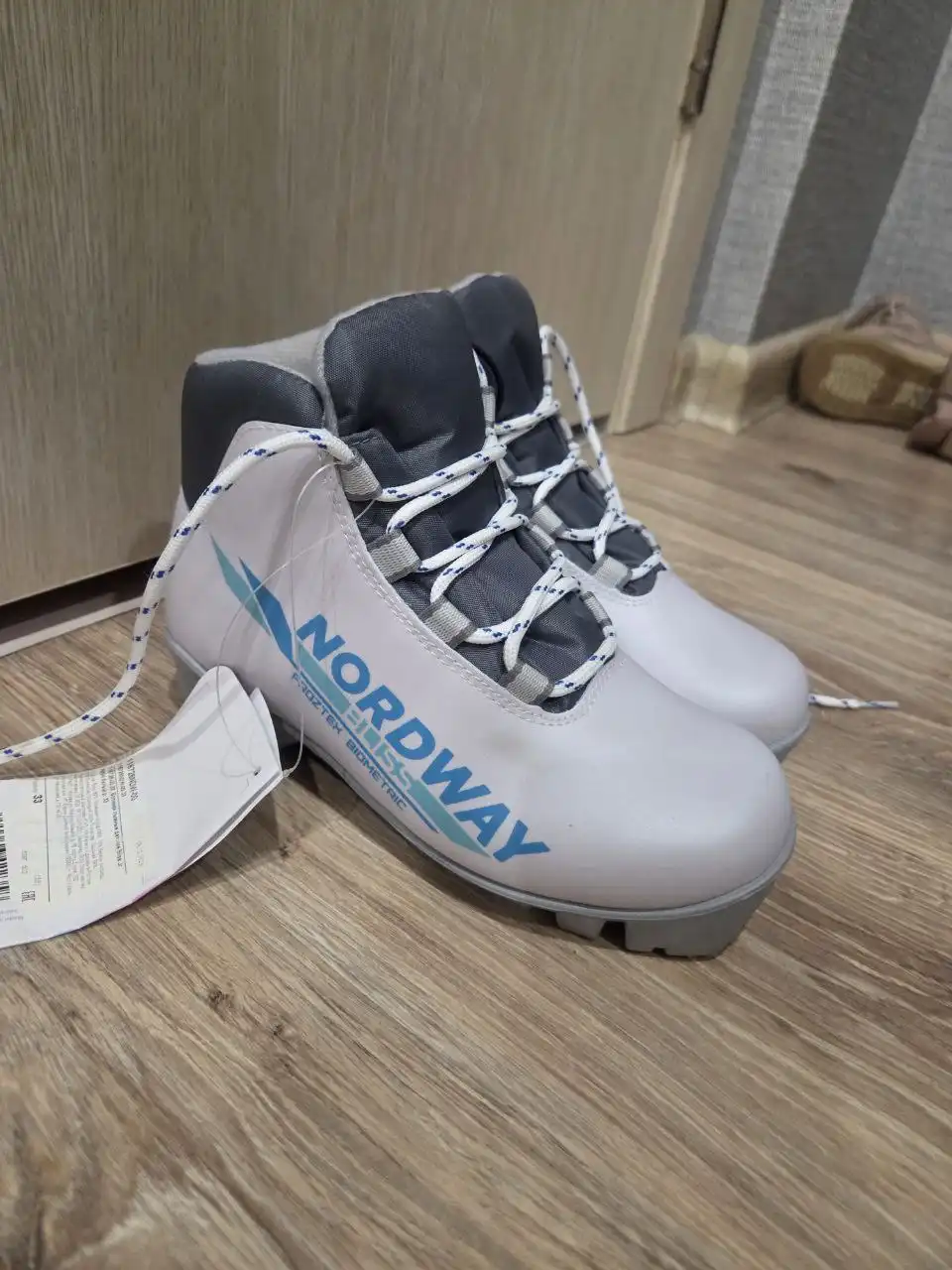 Продам лыжные ботинки новые 33 размер - Лыжное снаряжение (Хобби и отдых) в Ульяновск