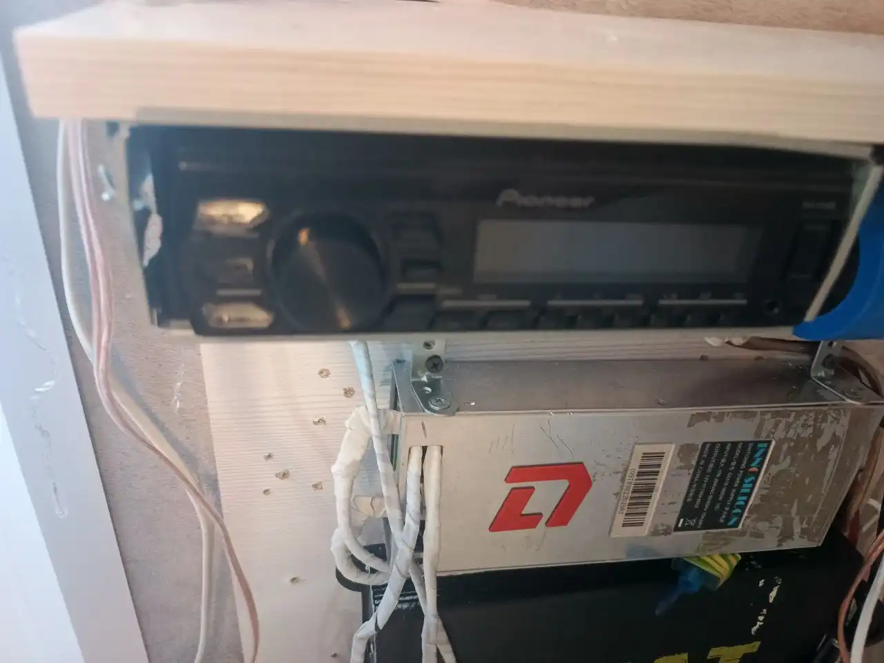 Продам музыкальный центр из авто компонентов - Электроника в Ульяновск