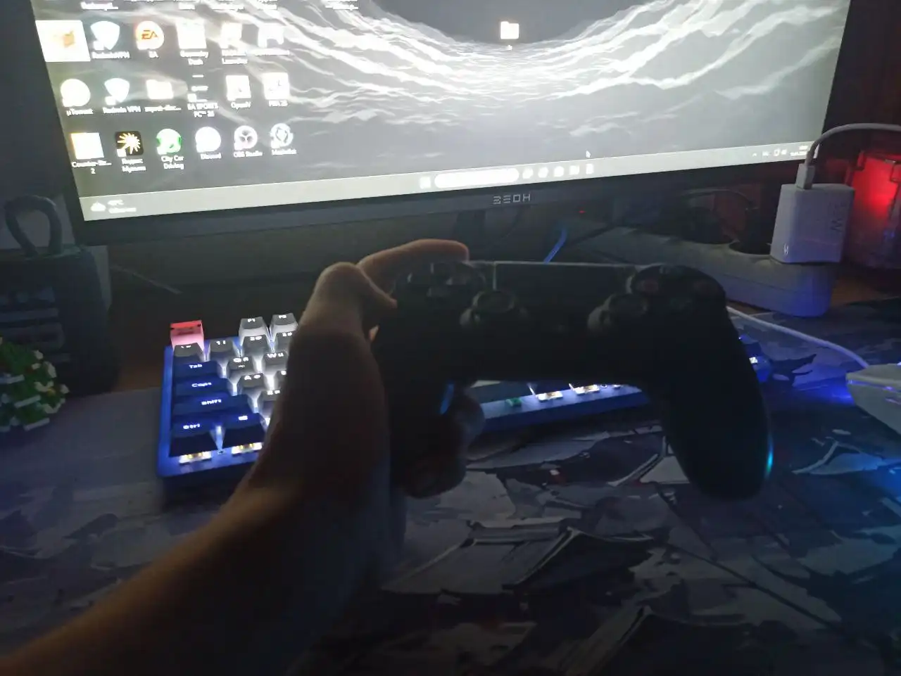 Джойстик DualShock 4 для PS4 - Игровые аксессуары (Электроника) в Ульяновск