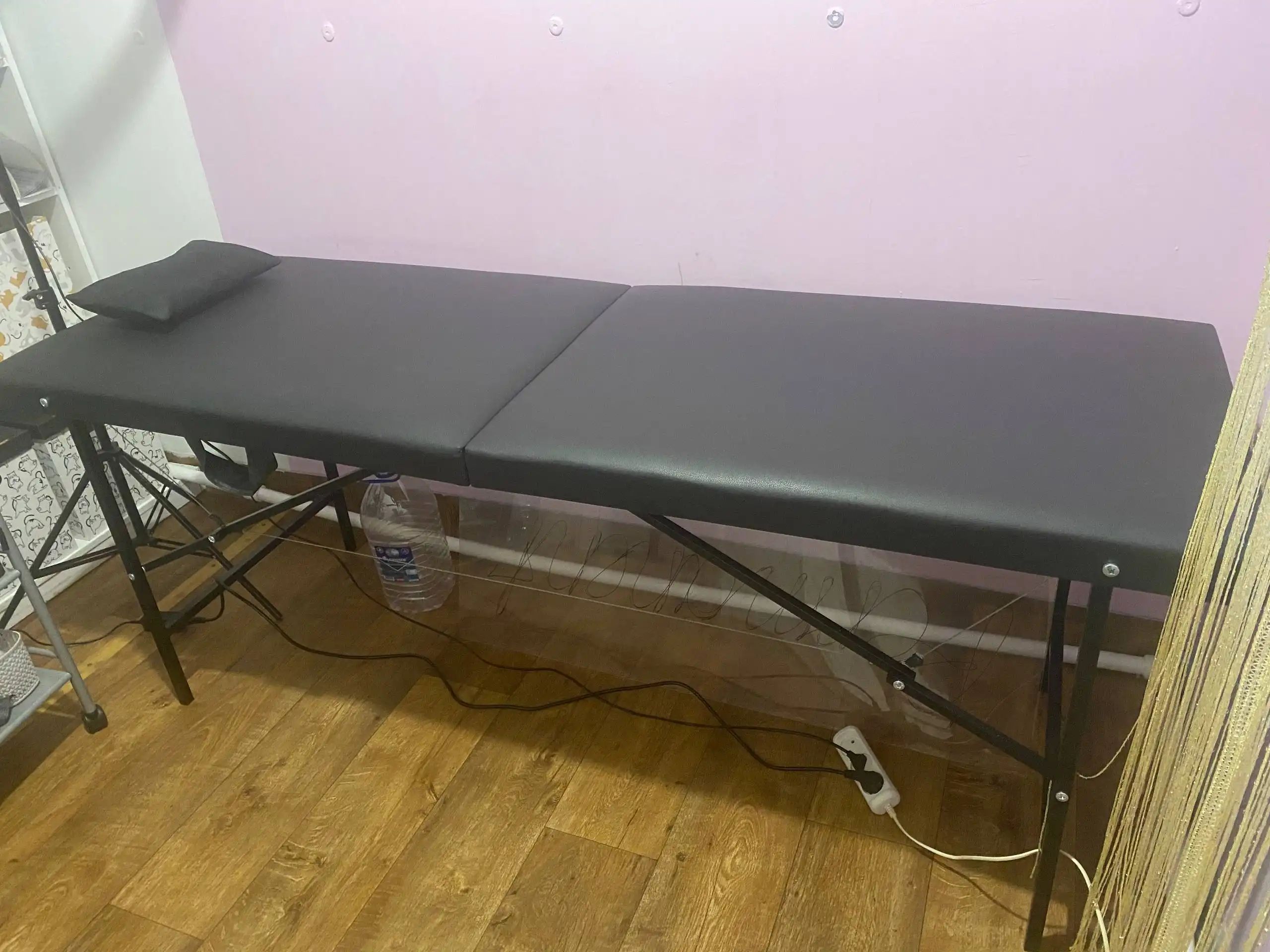 Продажа кушетки, стула и рабочего столика для тату-студии - Электронные сигареты в Ульяновск