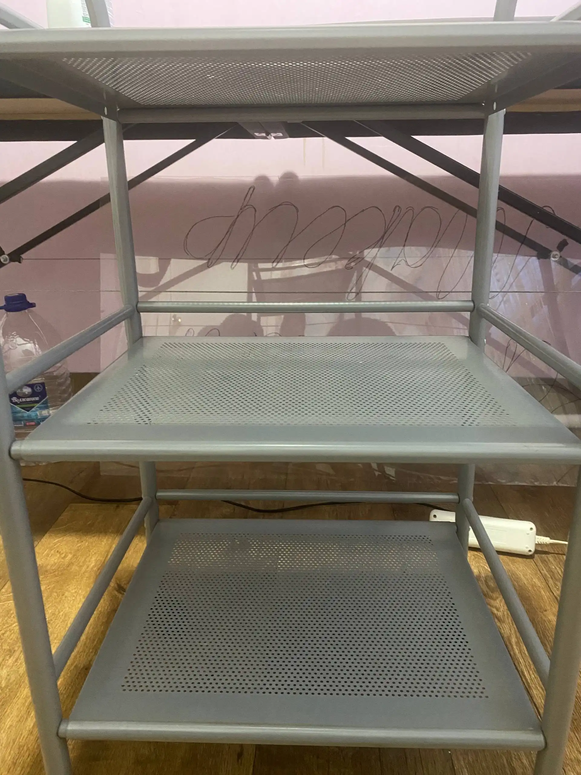 Продажа кушетки, стула и рабочего столика для тату-студии - Барахолка в Ульяновск