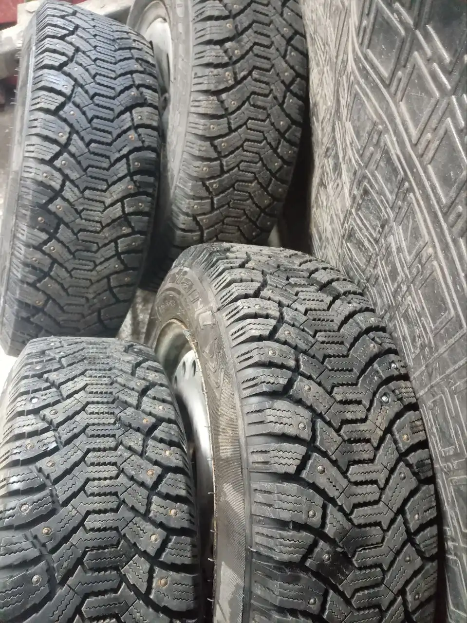 Колеса в сборе на Волгу - Шины и диски (Запчасти) в Ульяновск